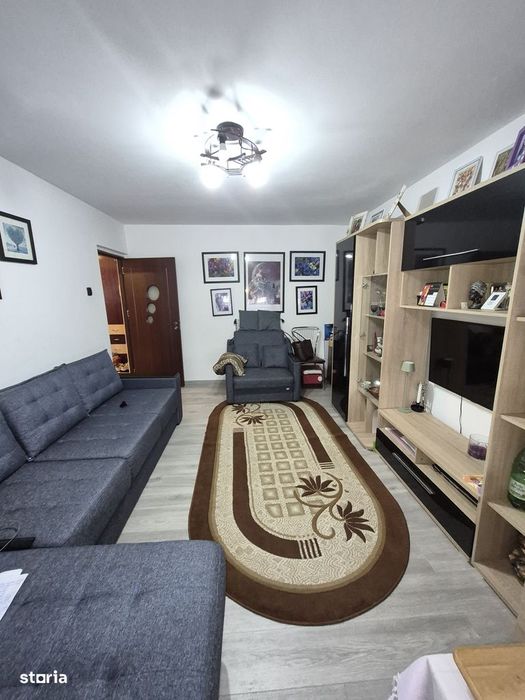 Apartament cu 2 camere decomandat zona Nicolina Catedrala Catolica