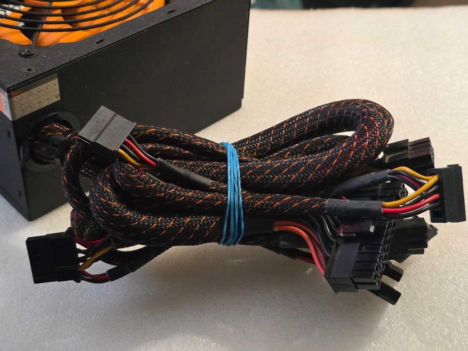 Sursa PC nJoy Ayrus 500W, Eficiență 80 Plus, 1x Alimentare PCI-E 6+2 Pin, 120mm