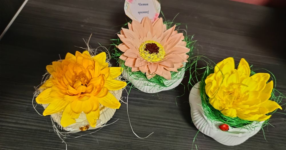 Кашпи със сапунени цветя