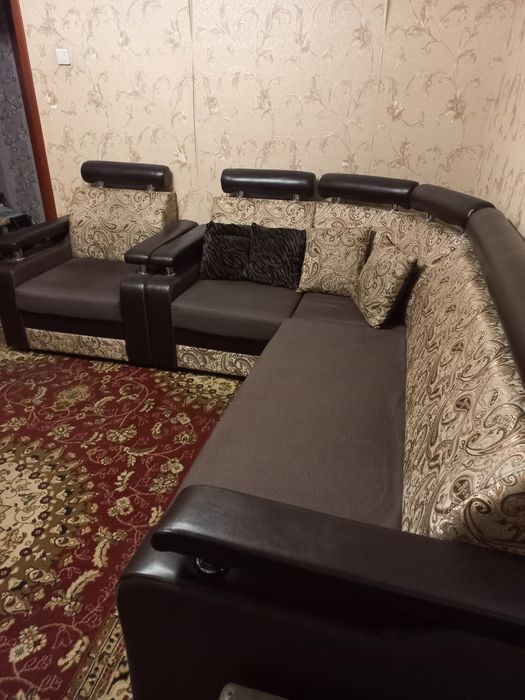Продаётся угловой диван б/у в отличном состоянии