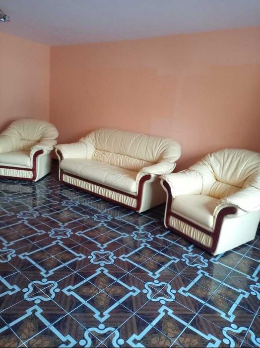 Canapea de sufragerie / living cu 2 fotoli incluse