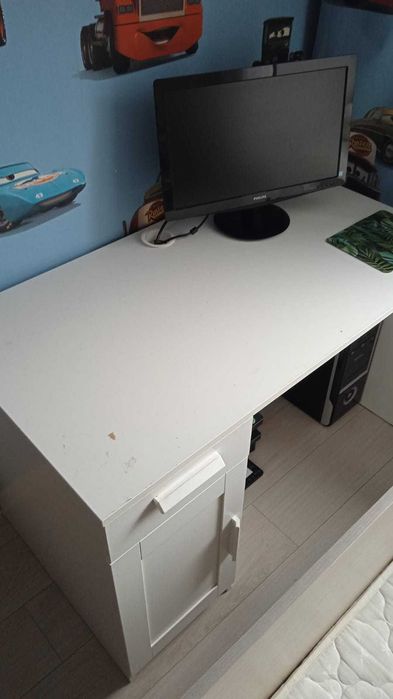 стол IKEA 120×65 см