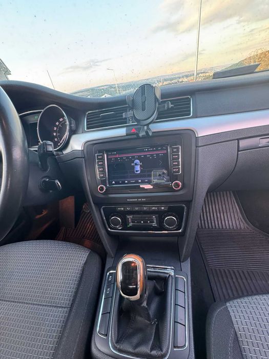 SKODA Superb 2012 — imagine 4