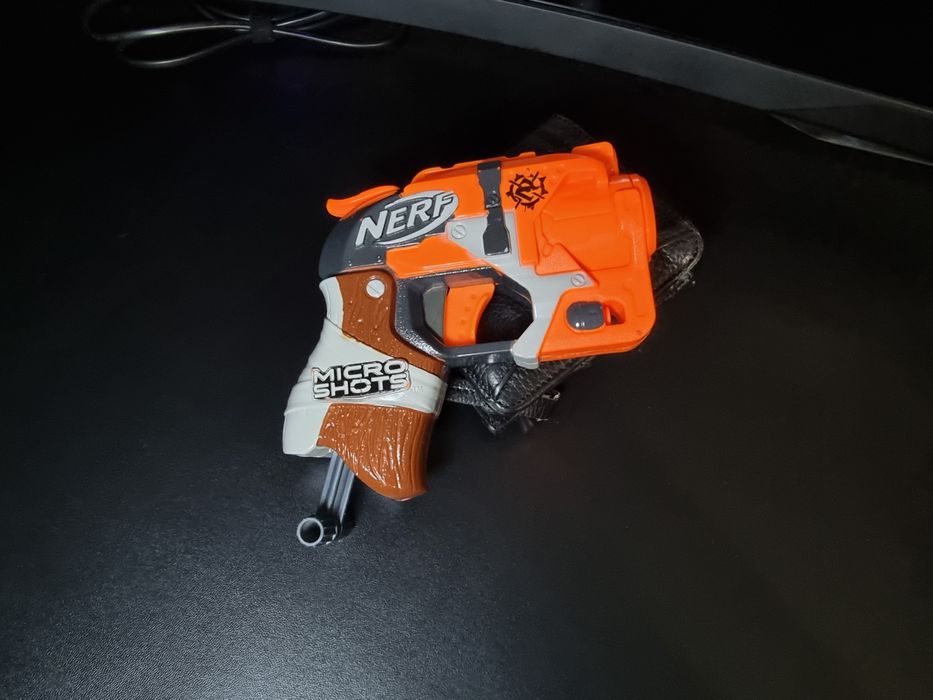 Продам Nerf mini 2 шт.