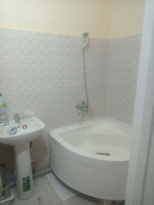 Kvartira ijaraga beriladi 7 mikr yulni ustidagi dom zaxratun joylashga