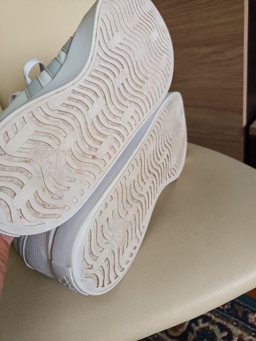 Adidași adidas 44