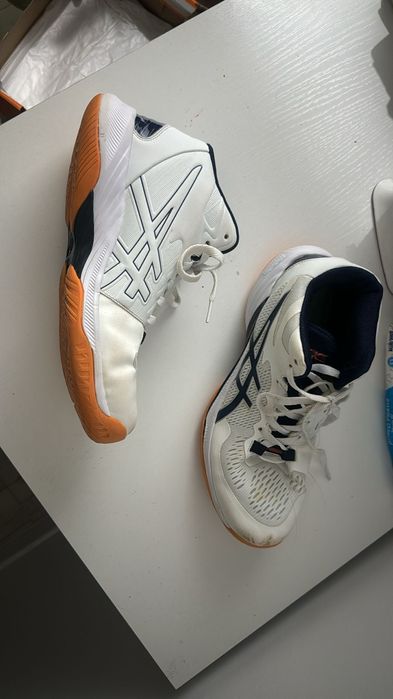 Волейбольные кроссовки