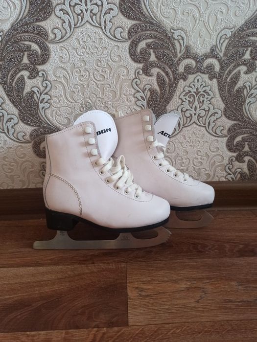 Продам коньки фигурные