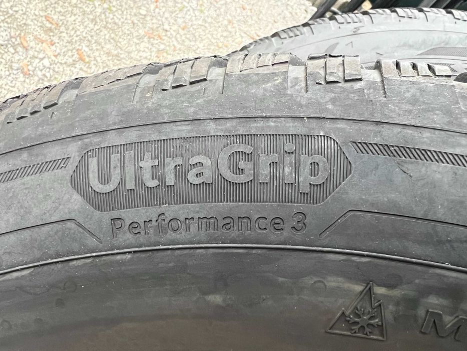 Джанти със зимни гуми Goodyear 235/55/17 от Форд/Ford Куга/Kuga!