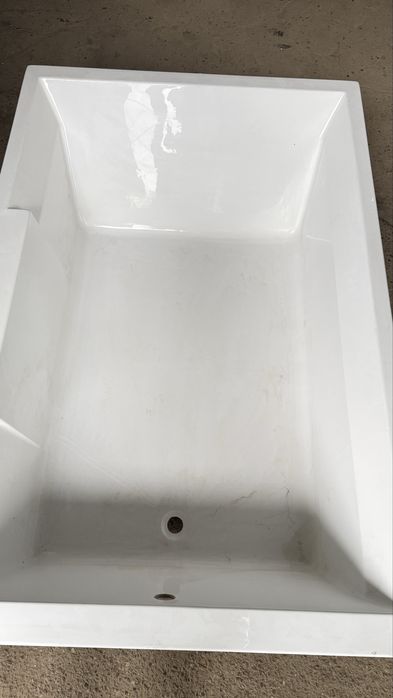 ванна сотилади как бассейн