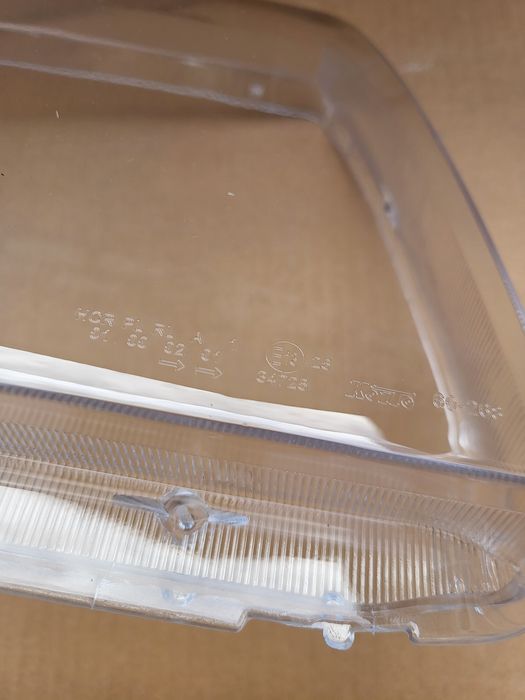 Стекло фар Land Cruiser 100