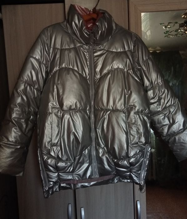 Продам куртку в хорошем состоянии