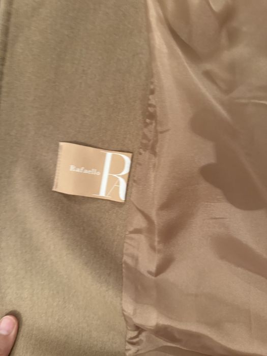 Продам новое пальто бренда Rafaello