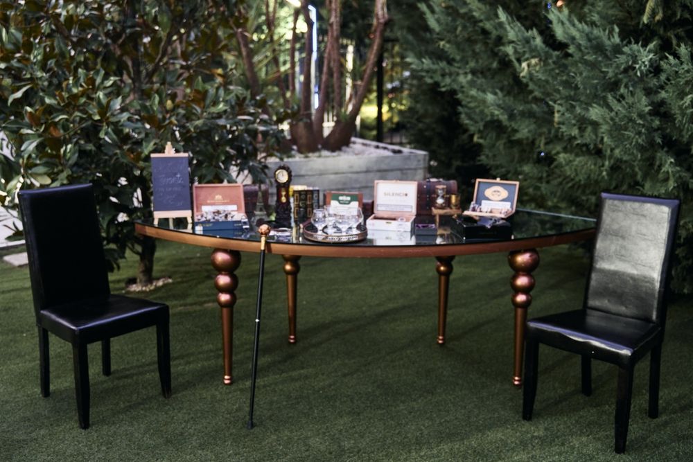 Cigar bar/cognac bar, Gangster's corner