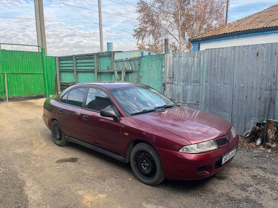 Продам машину митсубиси харизма