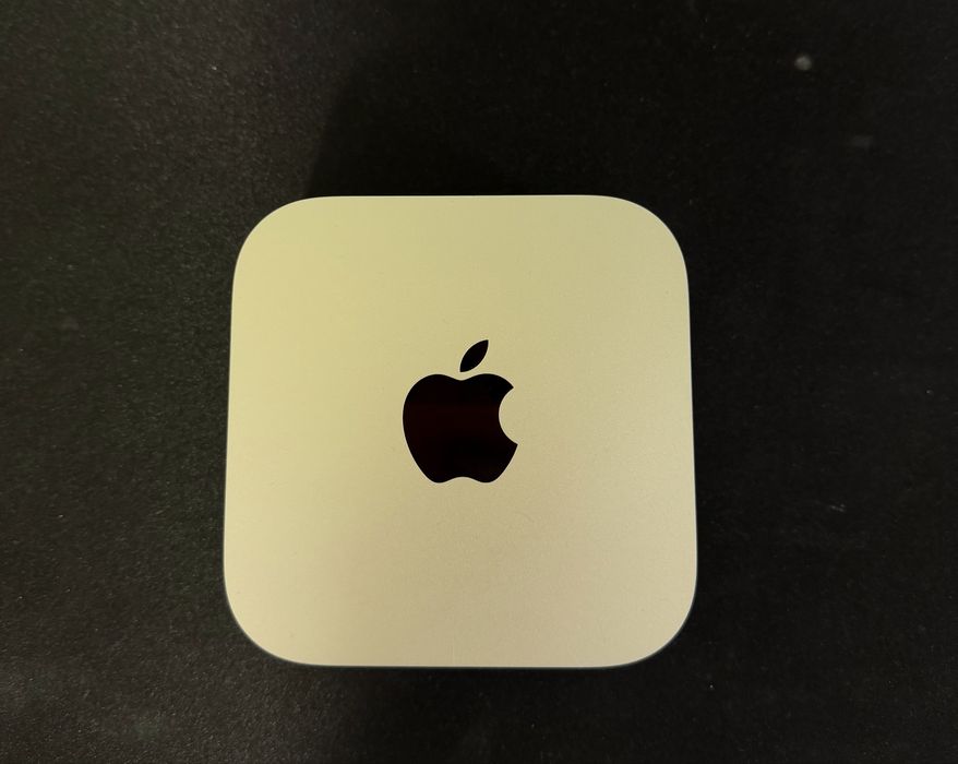 Vând Mac Mini M4