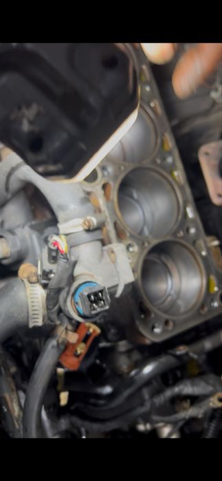 Двигатель и коробка надо  . 1,8 моно