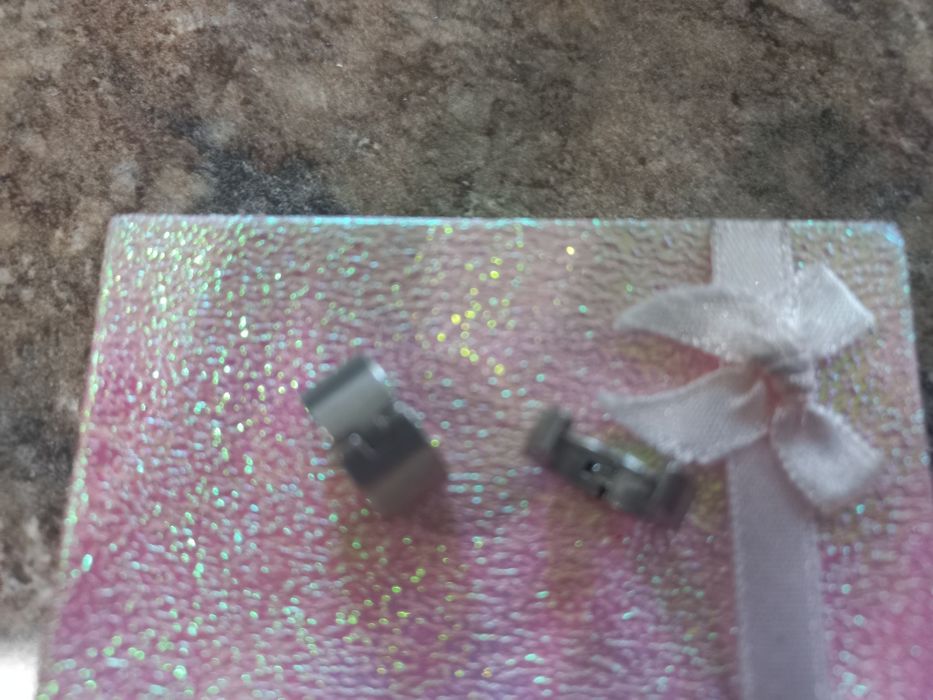 Продам   мужские   серьги