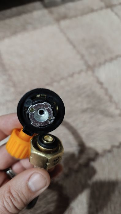 Продаётся шланг для заправки газовых балончиков