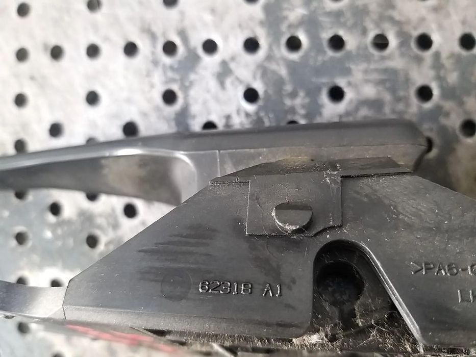 Maner interior usa stanga fata toyota verso r2 62318a1
