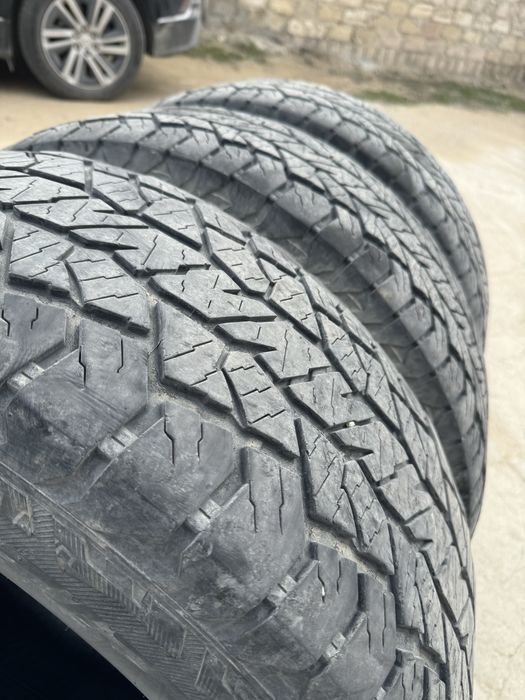 Продам 2 покрышки б/у