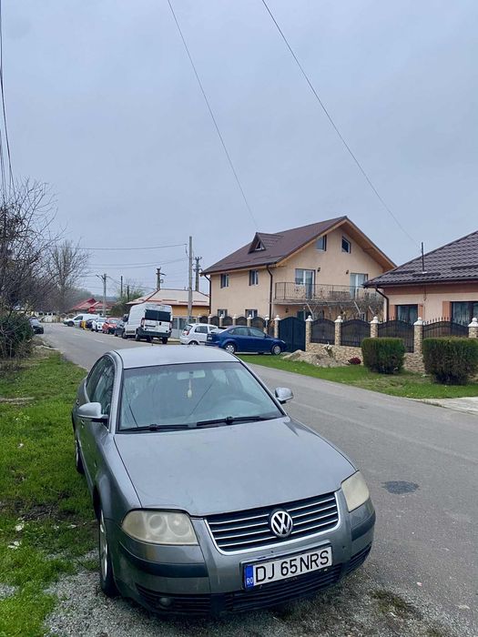 Vând urgent vw Passat 1,9 diesel !!!