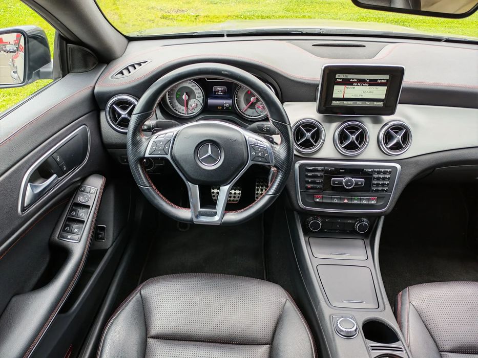 Mercedes-Benz CLA 180 Mercedes-Benz CLA 180 - AMG