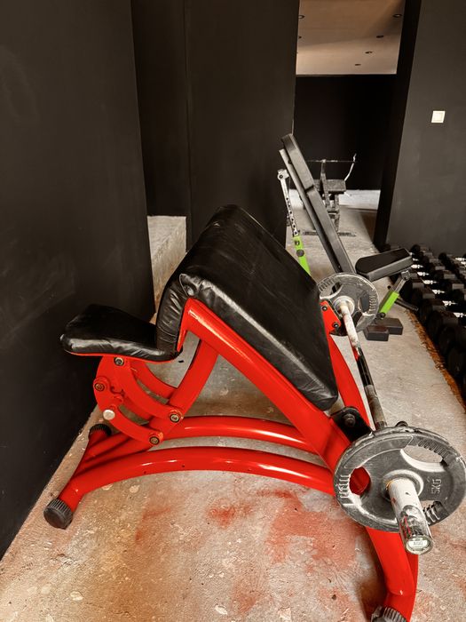 Скотова пейка за бицепс