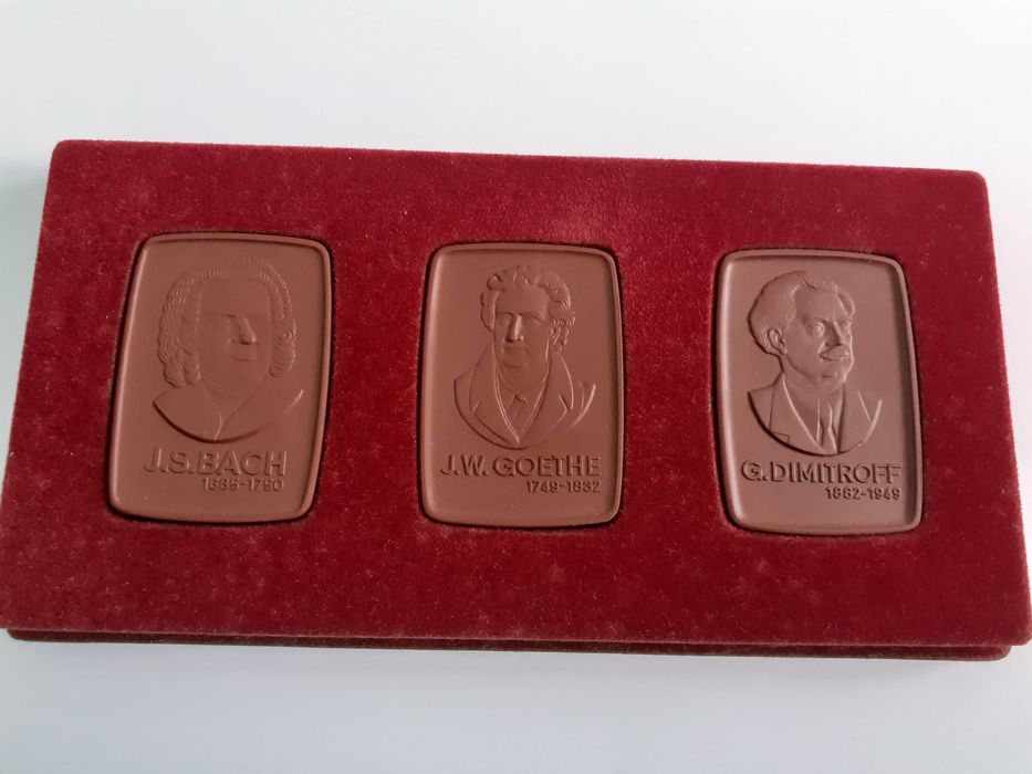 Комплект от 3 глинени плочки с лика на Бах, Гьоте и Г.Димитров 6х4см