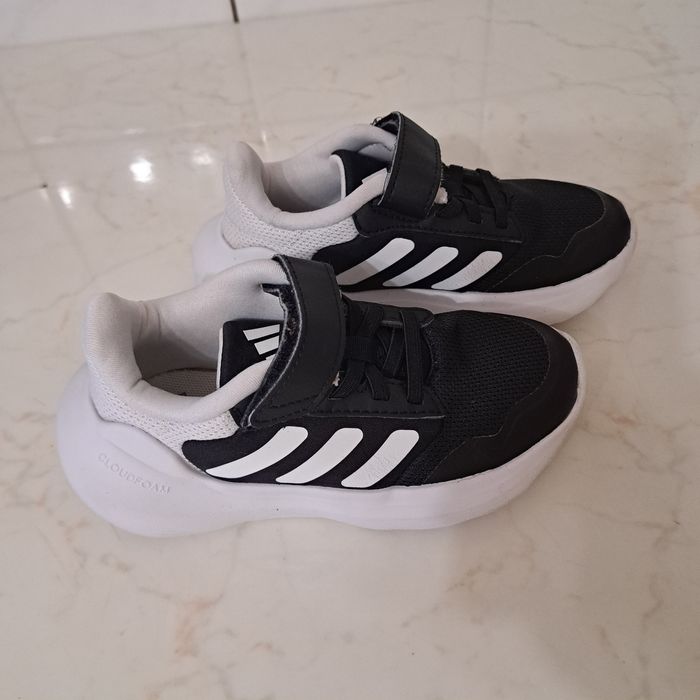 Adidasi Adidas mar28