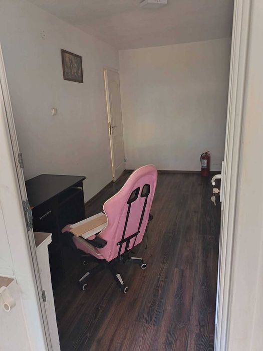 De vanzare apartament cu 3 camere 60 mp