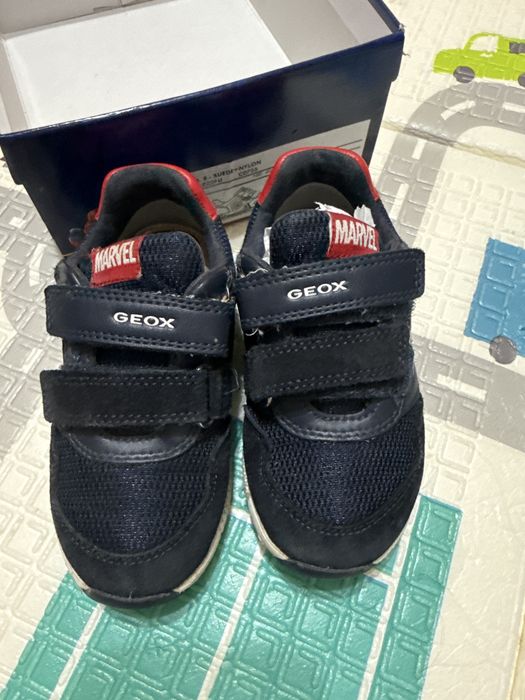 Vand adidasi geox. 25