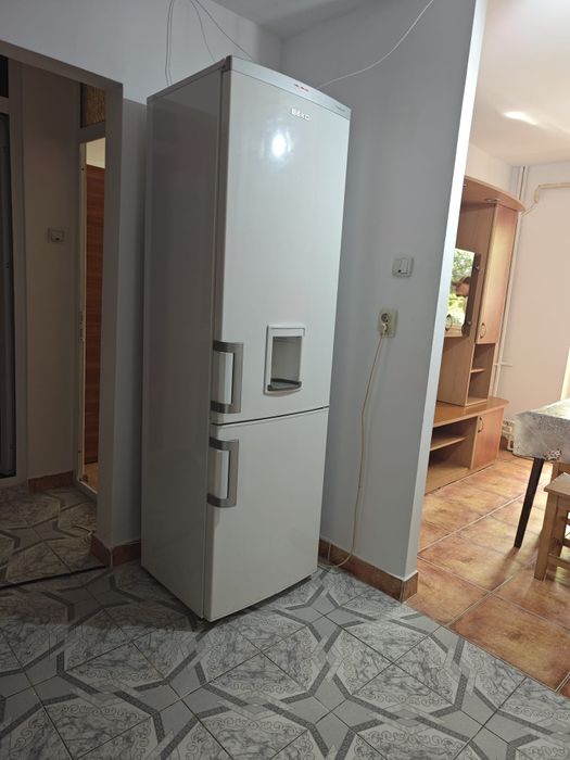 Închiriez apartament