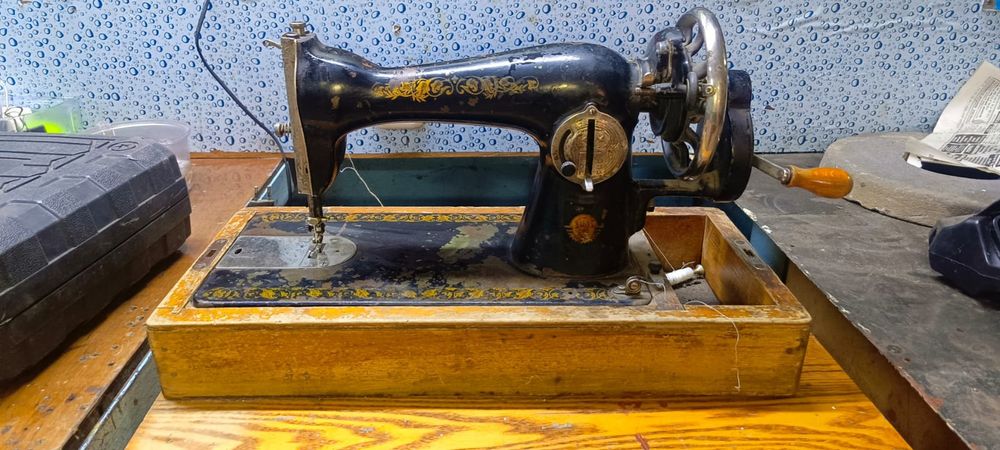 Швейные машинки 3 штуки