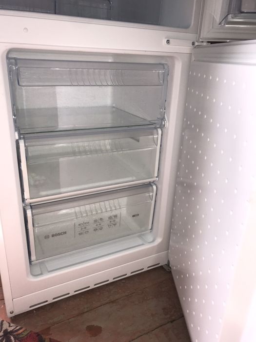 Двухкамерный холодильник Bosch