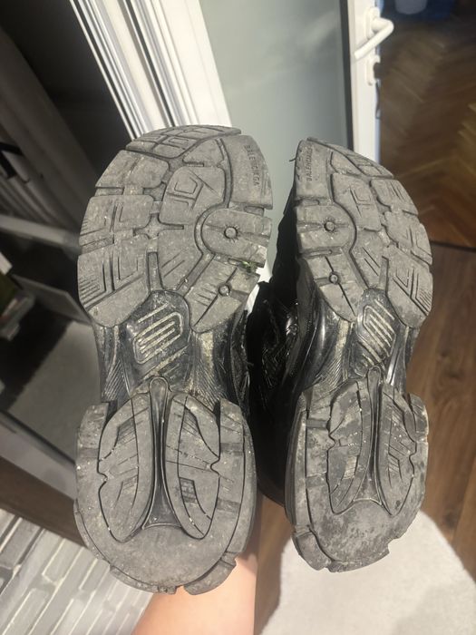 Balenciaga runners black