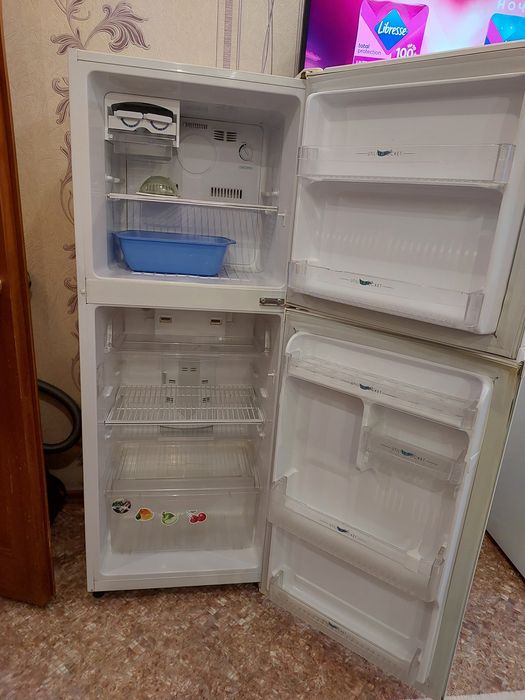 Продаётся холодильник.