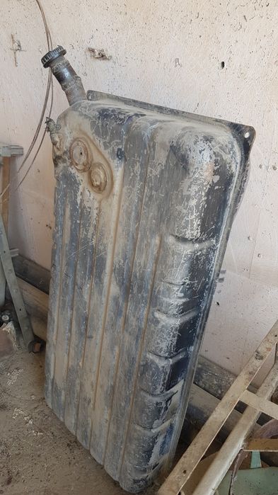 Продаю канистры алюминиевые и железные