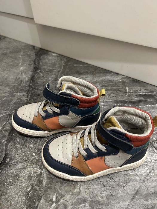 Кроссовки детские