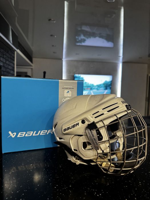 Хоккейный шлем от 4 до 8 лет