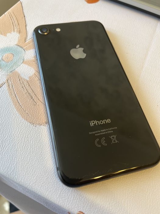 Проедается iphone 8 64 Gb