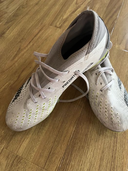 Vand ghete fotbal predator adidas
