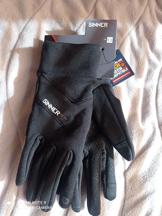 Нови дамски спортни ръкавици Sinner