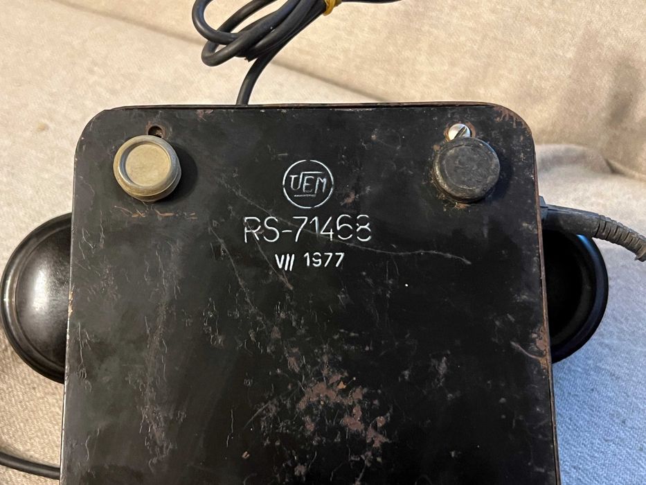Telefon vechi cu disc si centrala UTM RS71468 fabricat in 1977