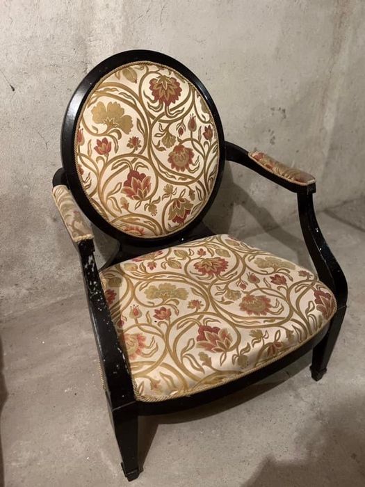 Креслo от масивно дърво