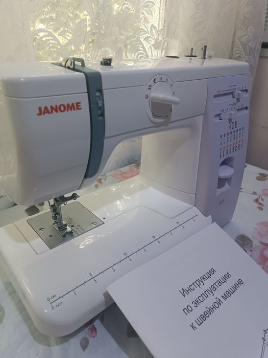 Швейная машина Janome