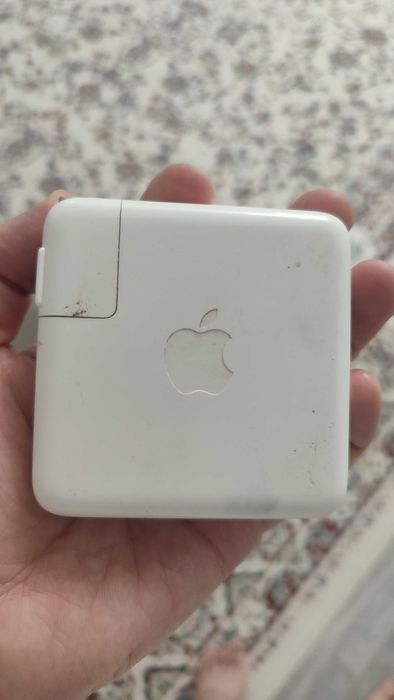 оригинальный блок питания (зарядное устройство) Apple