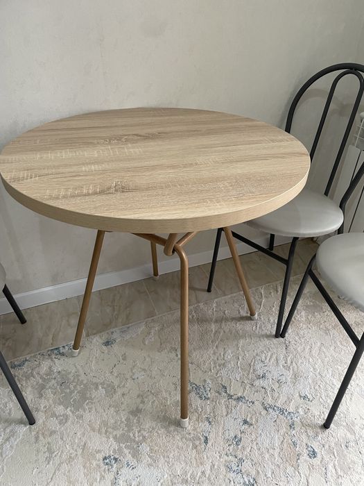 Продам стол