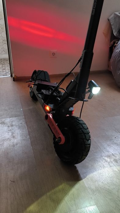 ( Se vinde urgen)Vand sau schimb trotineta pentru adulți