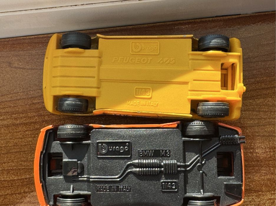 Machete auto 1/43 Burago